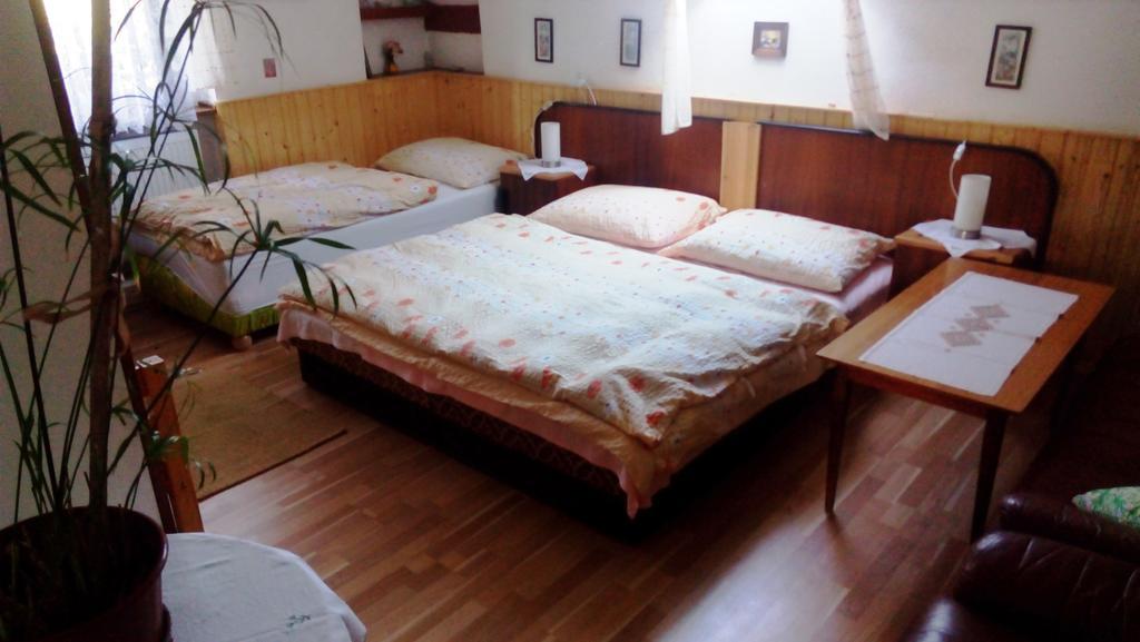 U Tří Koček Jablonne v Podjestedi Exterior foto