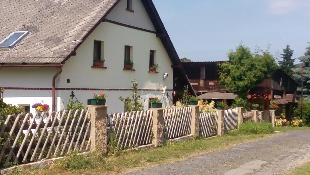 U Tří Koček Jablonne v Podjestedi Exterior foto