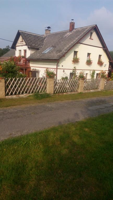 U Tří Koček Jablonne v Podjestedi Exterior foto