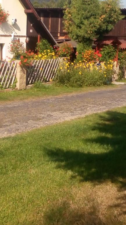 U Tří Koček Jablonne v Podjestedi Exterior foto